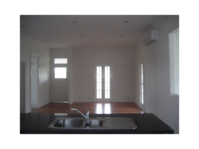 1/16 Broadmere Street, Annerley QLD 4103