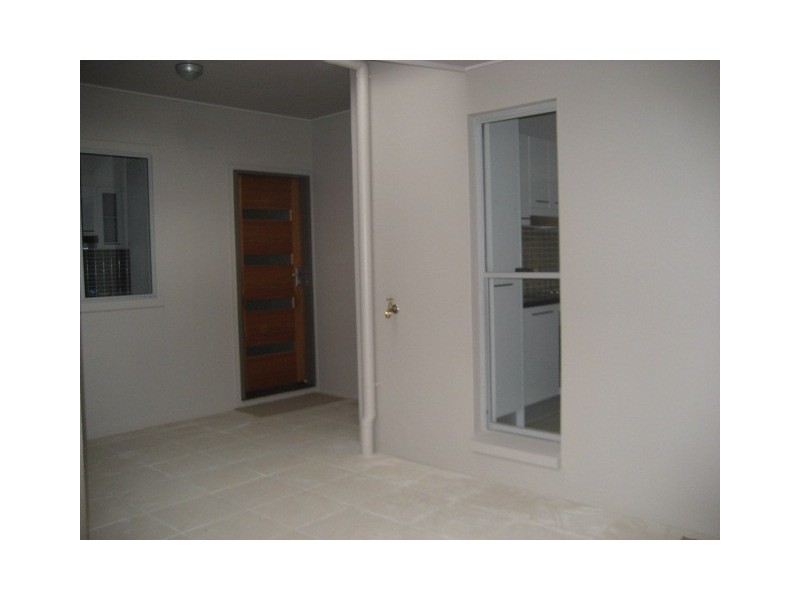 2/16  Broadmere Street, Annerley QLD 4103