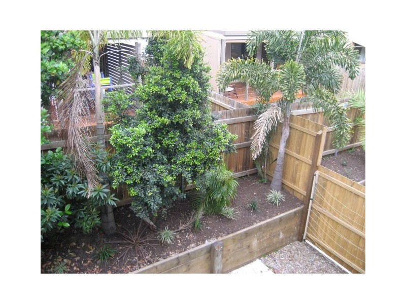 2/16  Broadmere Street, Annerley QLD 4103