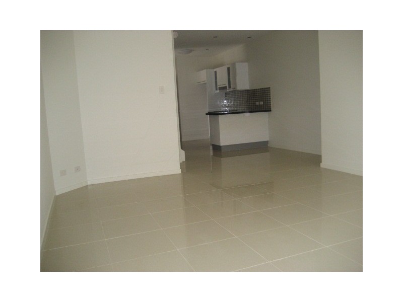 2/16  Broadmere Street, Annerley QLD 4103