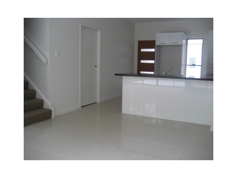 3/16  Broadmere Street, Annerley QLD 4103