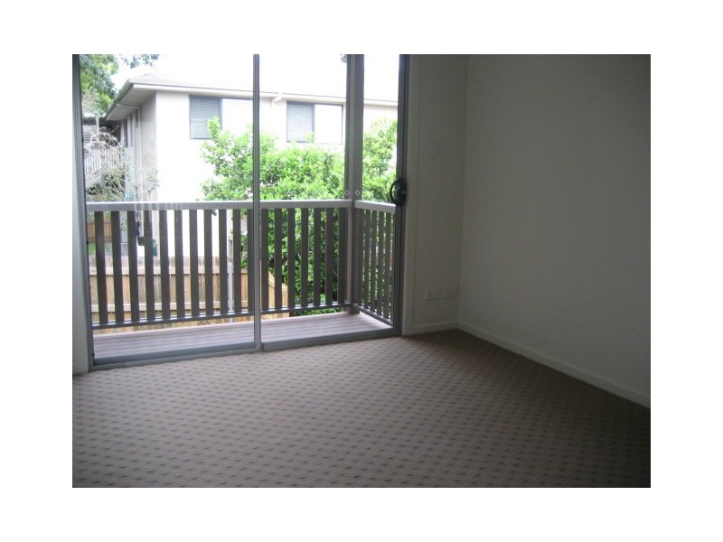 3/16  Broadmere Street, Annerley QLD 4103