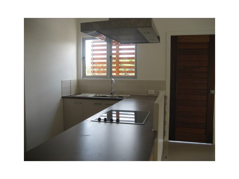 1/1  Birch Place, Greenslopes QLD 4120