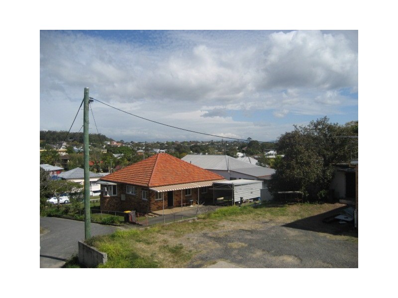 2/1  Birch Place, Greenslopes QLD 4120