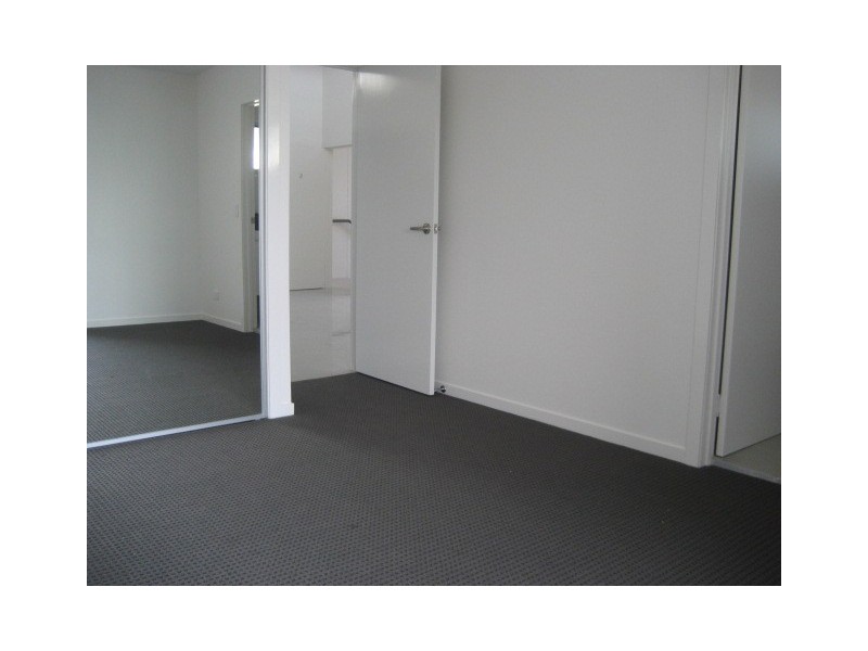 2/1  Birch Place, Greenslopes QLD 4120