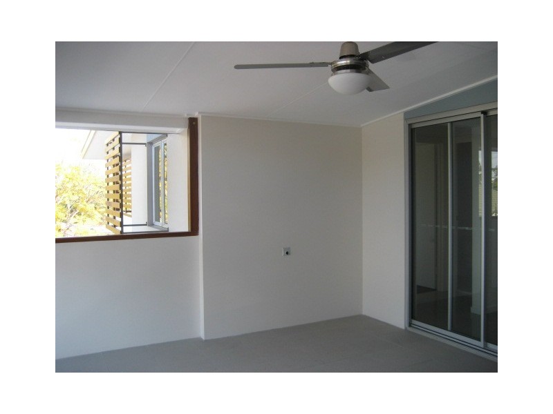 3/1  Birch Place, Greenslopes QLD 4120