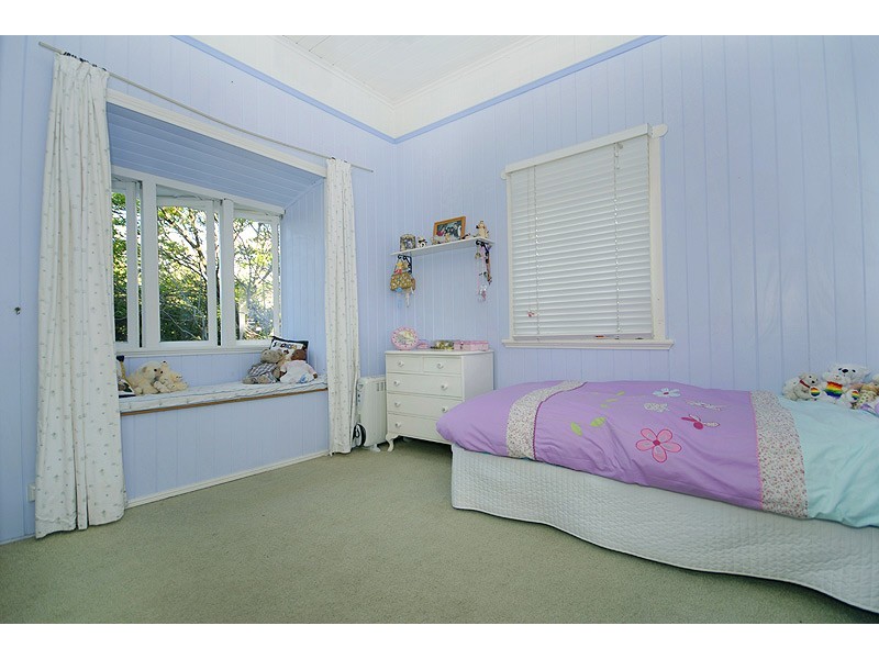 5   Bow Street, Yeerongpilly QLD 4105