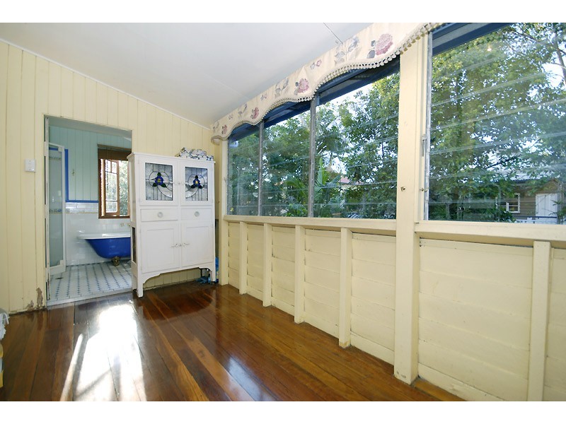 5   Bow Street, Yeerongpilly QLD 4105