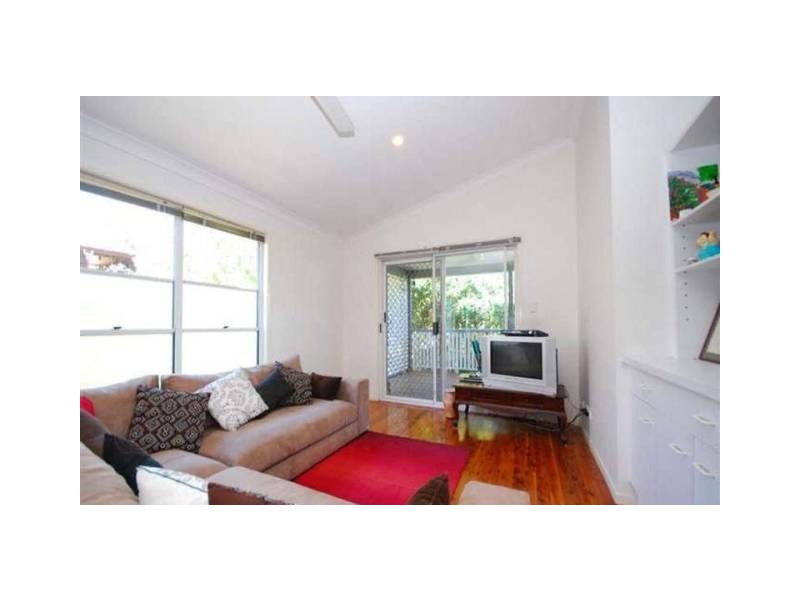 28 Kintore Street, Annerley QLD 4103