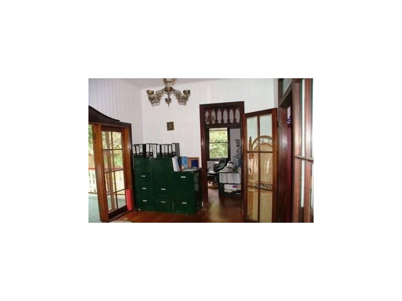 32  Livingstone Street, Yeerongpilly QLD 4105