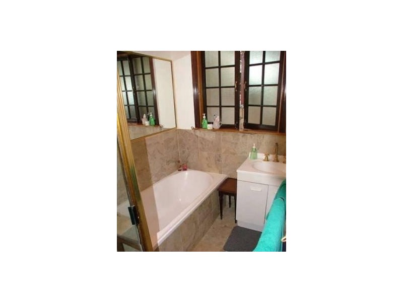 32  Livingstone Street, Yeerongpilly QLD 4105