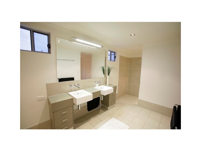 90 Bracken Street, Moorooka QLD 4105