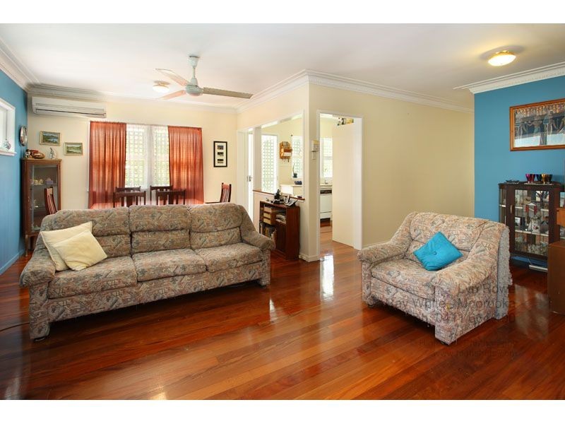 48   Beverley Hills Street, Moorooka QLD 4105