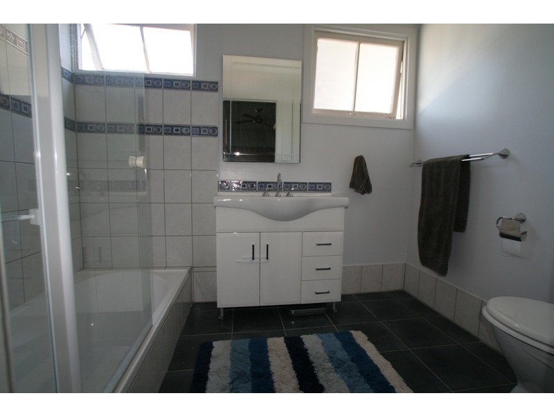 60   Fegen Drive, Moorooka QLD 4105