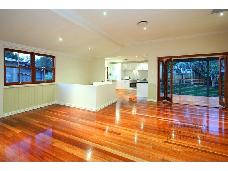 18   Drummond Street, Greenslopes QLD 4120