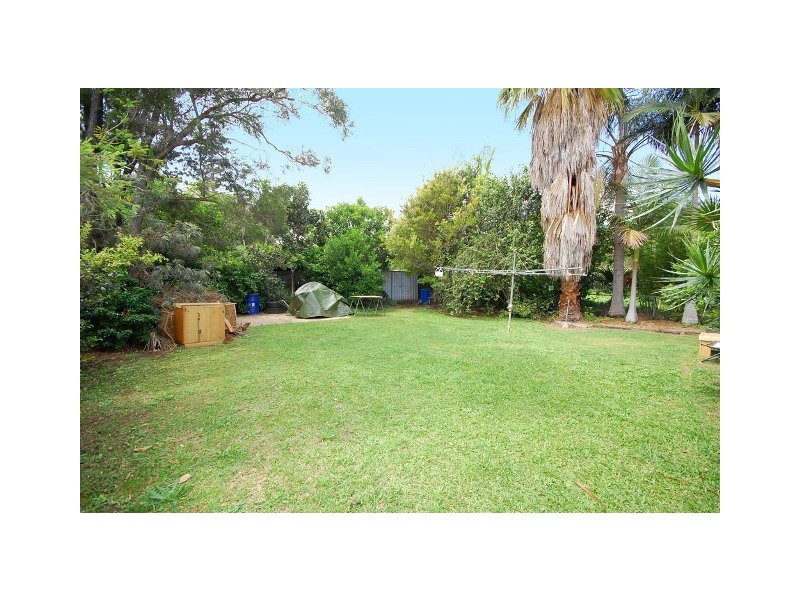 34   Newcastle Street, Fairfield QLD 4103