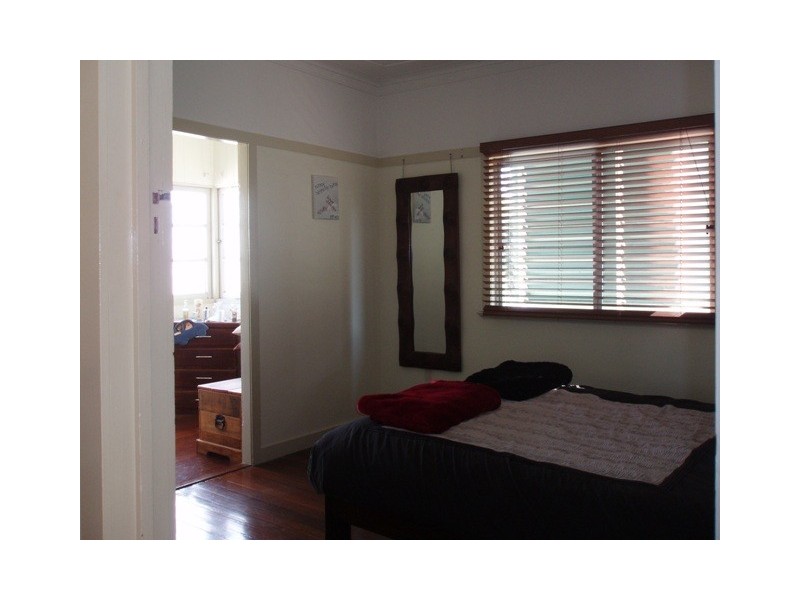 16  John Bright Street, Moorooka QLD 4105