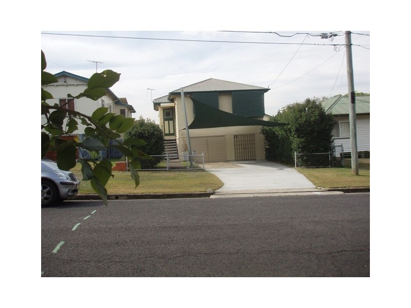 16  John Bright Street, Moorooka QLD 4105