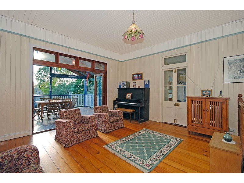 5   Bow Street, Yeerongpilly QLD 4105