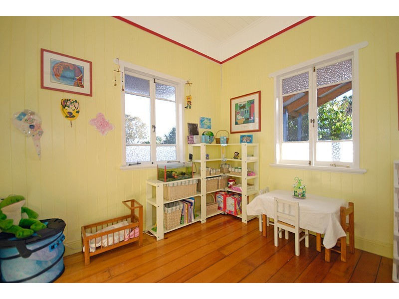 5   Bow Street, Yeerongpilly QLD 4105