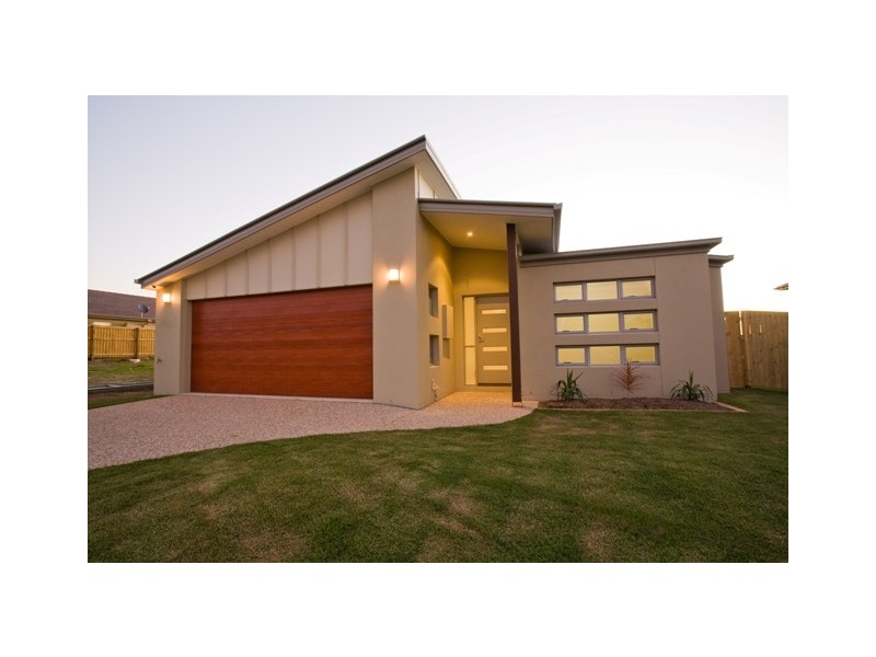24 Larapinta Circuit, Parkinson QLD 4115
