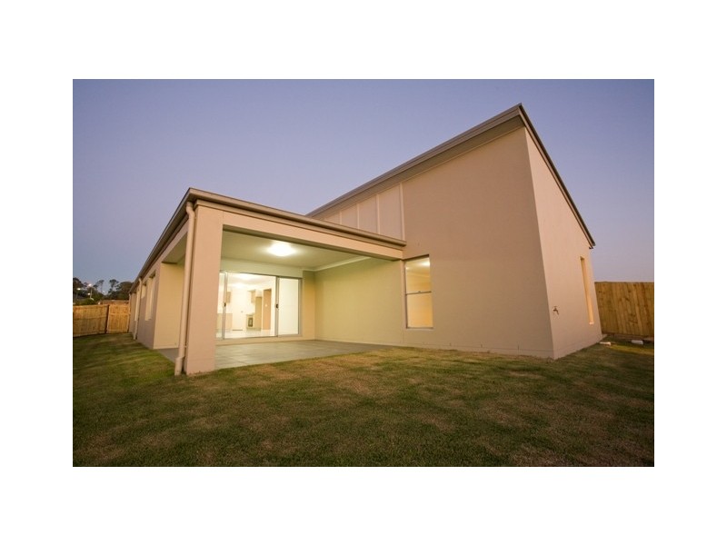 24 Larapinta Circuit, Parkinson QLD 4115