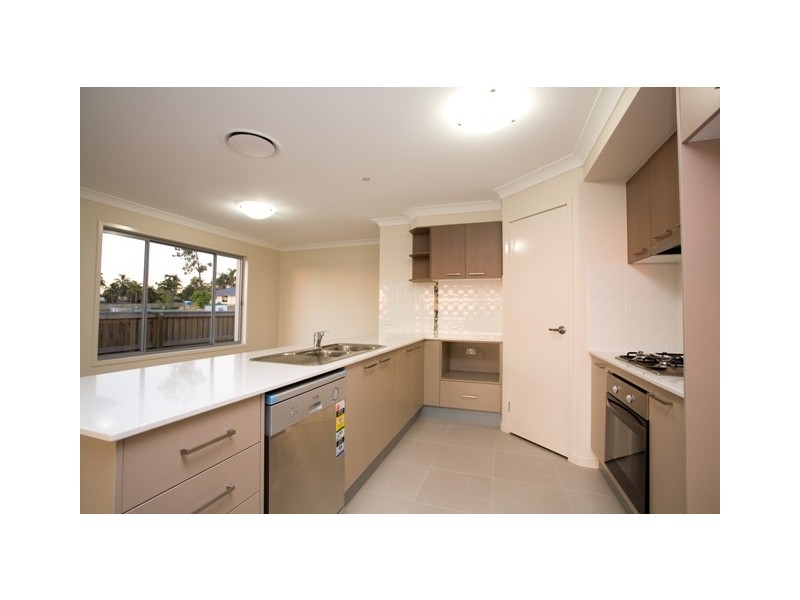 24 Larapinta Circuit, Parkinson QLD 4115