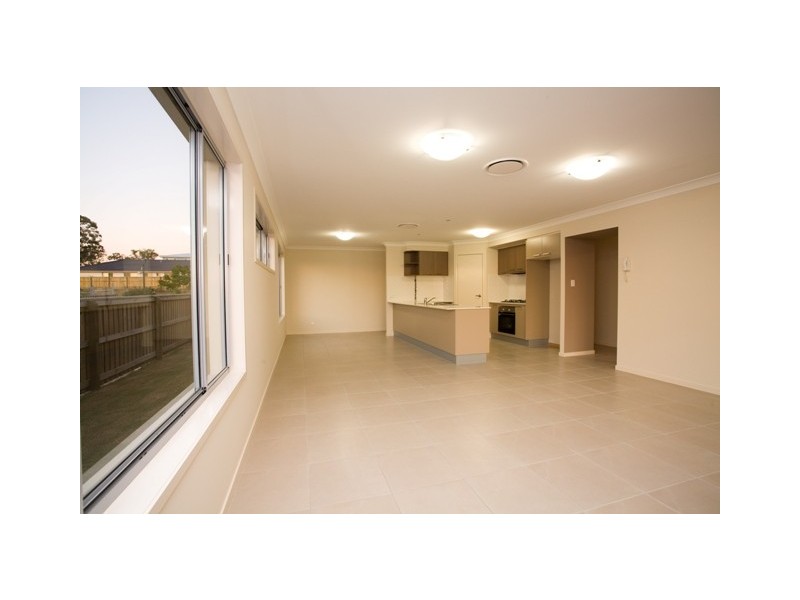 24 Larapinta Circuit, Parkinson QLD 4115