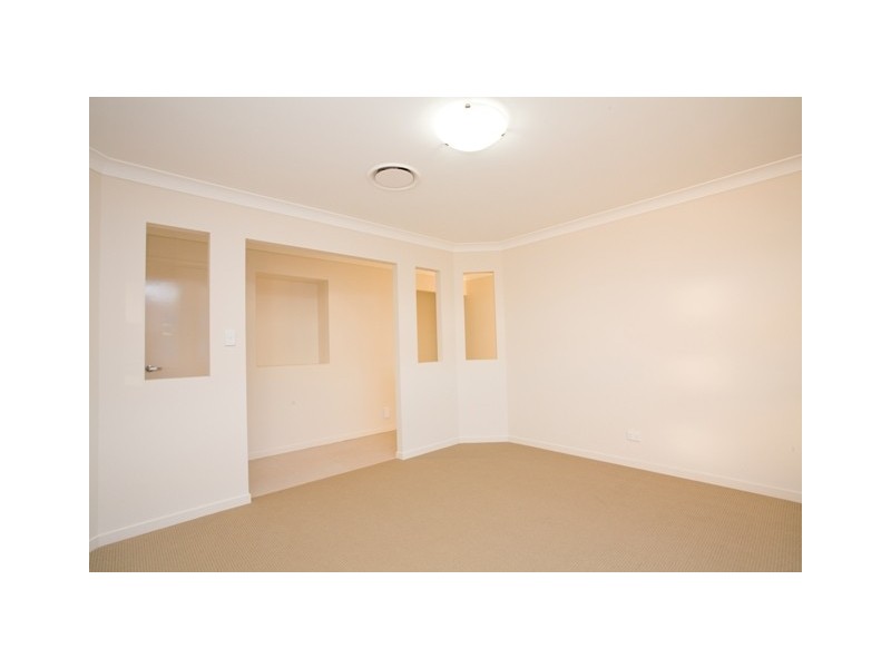 24 Larapinta Circuit, Parkinson QLD 4115