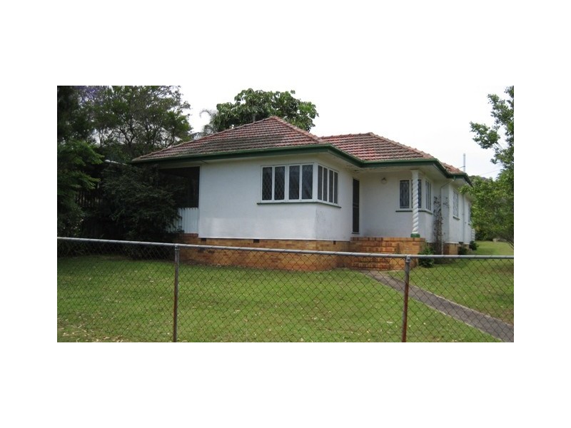 54 Rodney Street, Wynnum West QLD 4178