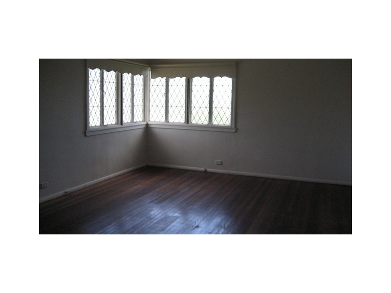 54 Rodney Street, Wynnum West QLD 4178