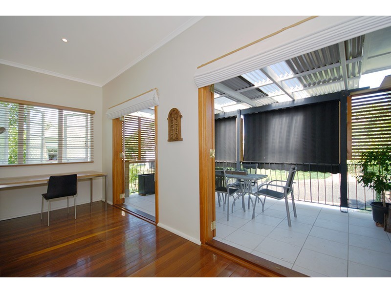 9   McIvor Street, Annerley QLD 4103