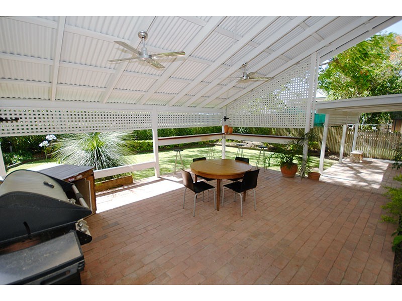 9   McIvor Street, Annerley QLD 4103