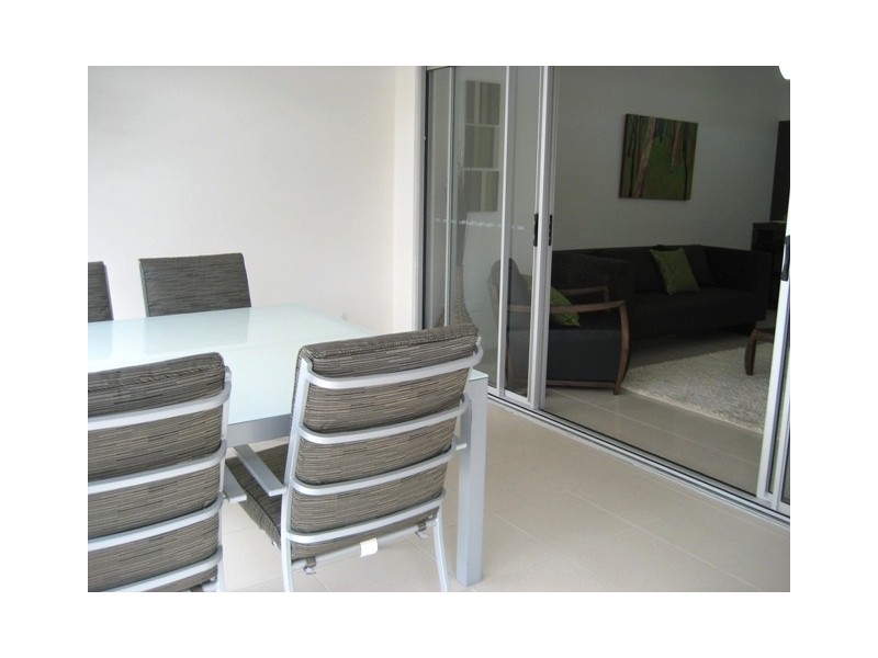 3/1  Birch Place, Greenslopes QLD 4120