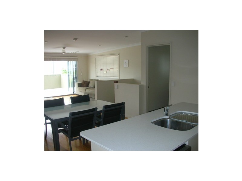 2/94  Stephens Street, Morningside QLD 4170