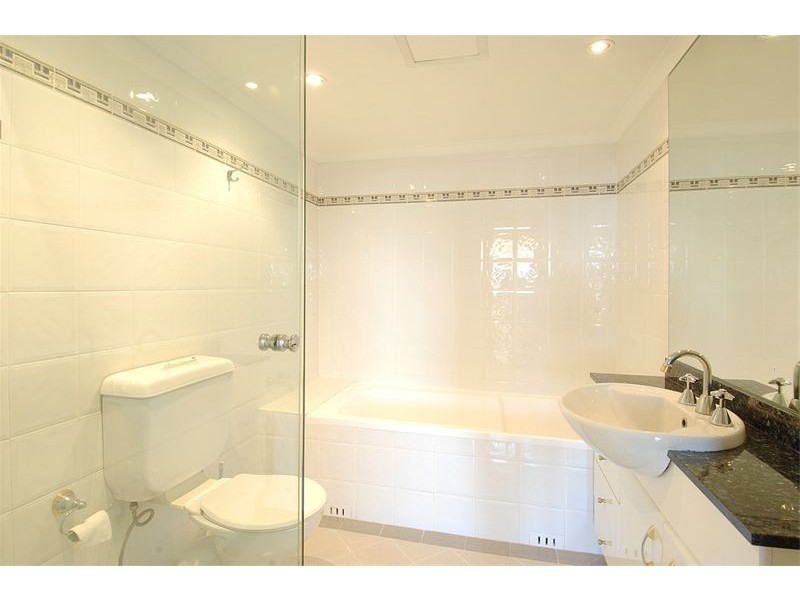 65/2a  Hollywood Avenue, Bondi Junction NSW 2022