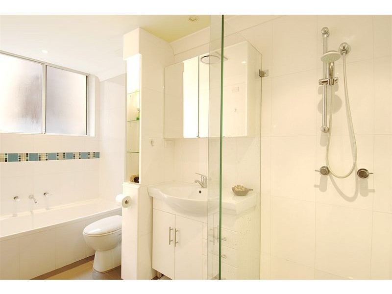 2/25 The Avenue, Rose Bay NSW 2029