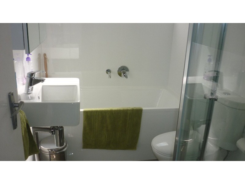 2/142 Old South Head Road, Bondi NSW 2026