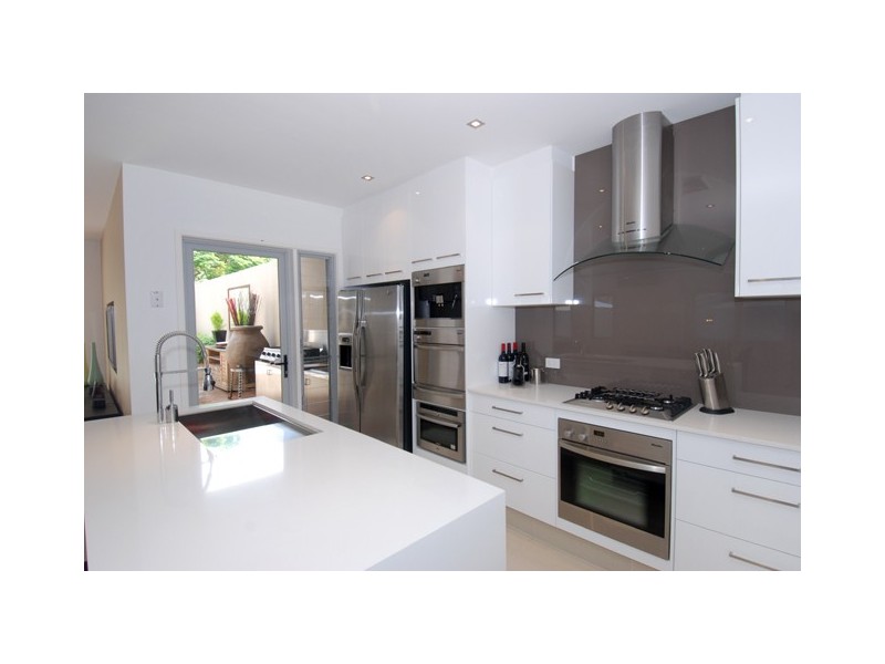 2/133 Falconer Street, Southport QLD 4215