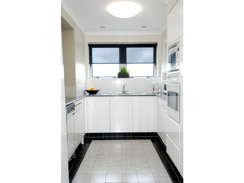 Level 19 113/12 Commodore Drive, Paradise Waters QLD 4217