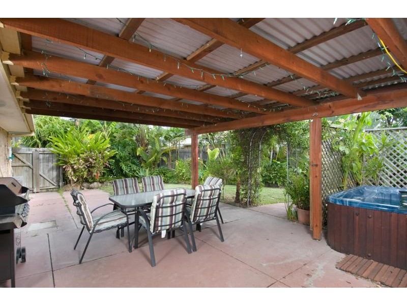 16 Greenacre Drive, Parkwood QLD 4214