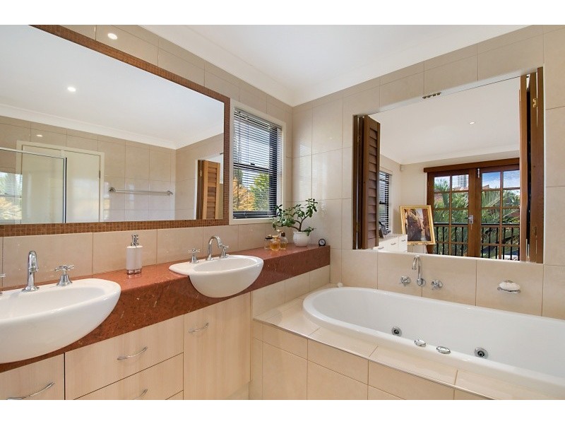 2/6 Parneno Street, Surfers Paradise QLD 4217