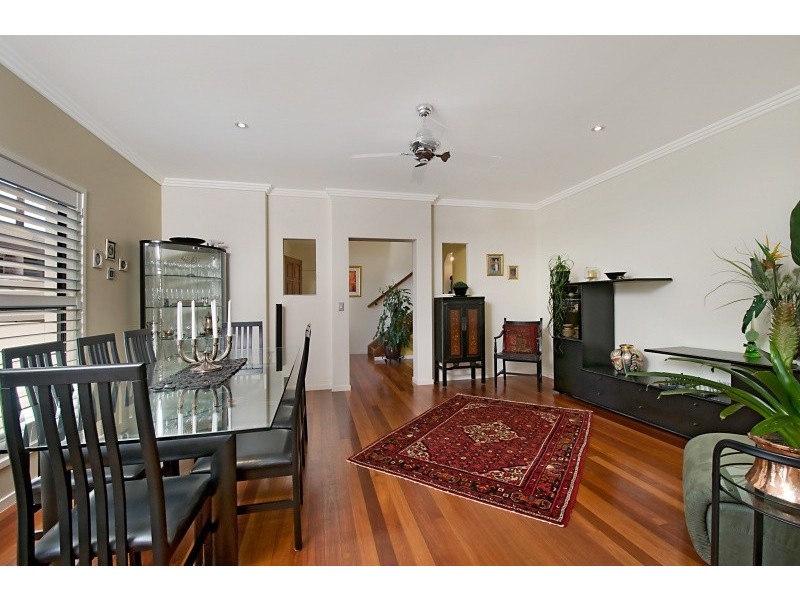 2/6 Parneno Street, Surfers Paradise QLD 4217