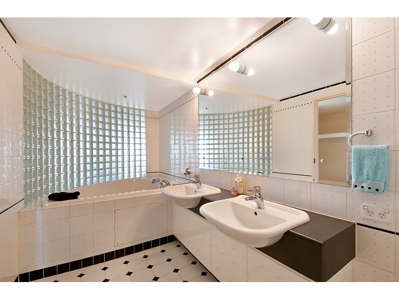 Level 6 32/12 Commodore Drive, Paradise Waters QLD 4217