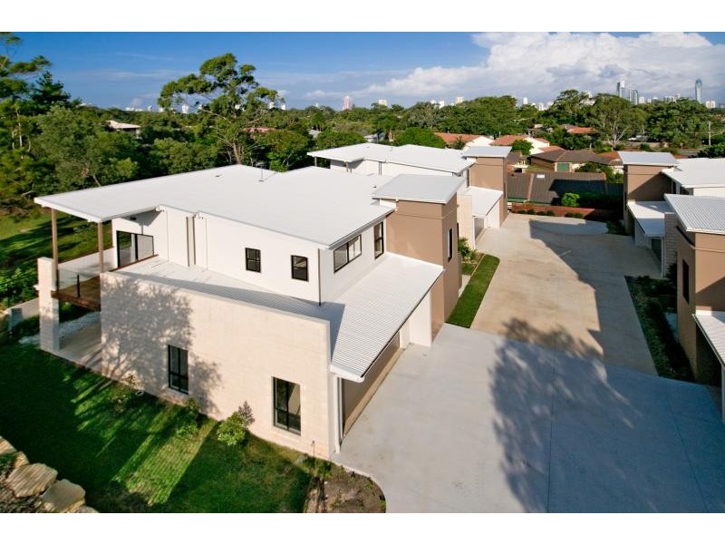 134 Ridgeway Ave, Southport QLD 4215