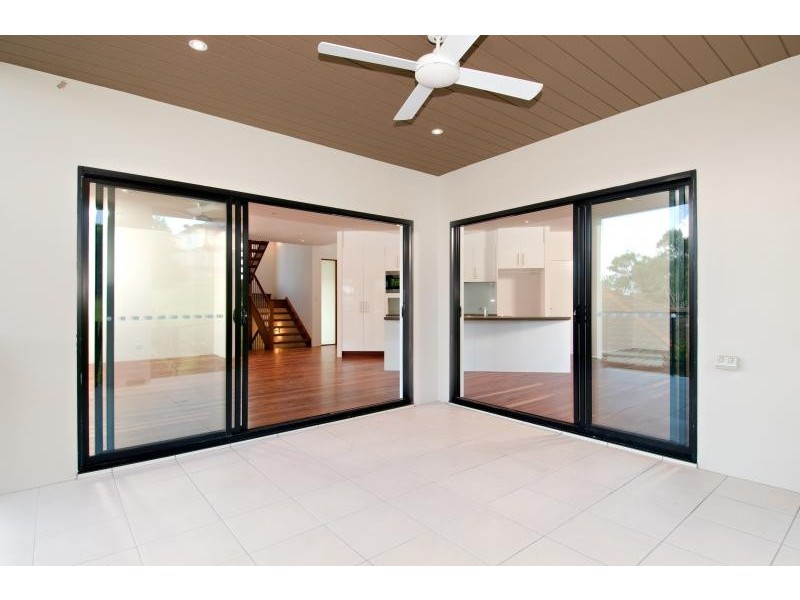 134 Ridgeway Ave, Southport QLD 4215