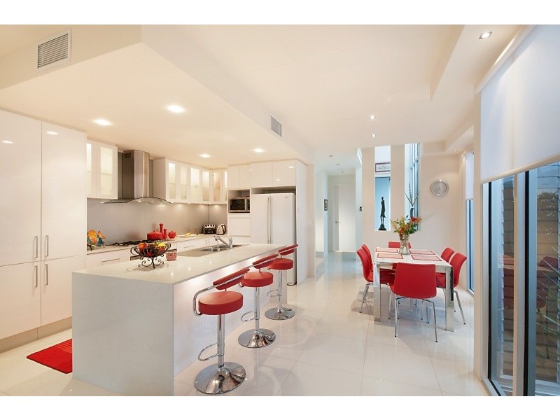 13 Oleander Ave, Biggera Waters QLD 4216