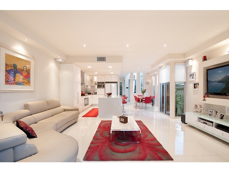 13 Oleander Ave, Biggera Waters QLD 4216