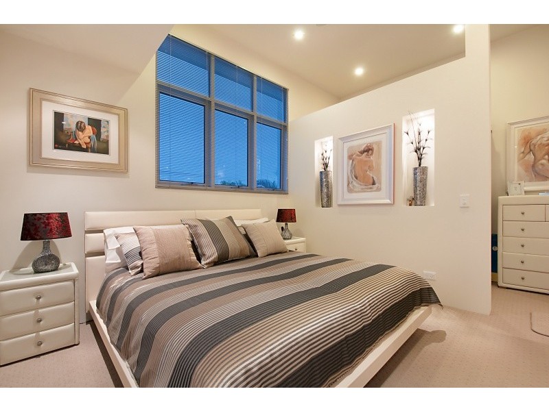 13 Oleander Ave, Biggera Waters QLD 4216