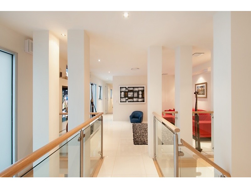 13 Oleander Ave, Biggera Waters QLD 4216